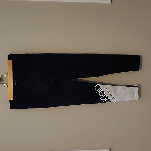 Calvin Klein Performance Stretch Cropped Leggings - Picture 2 of 11